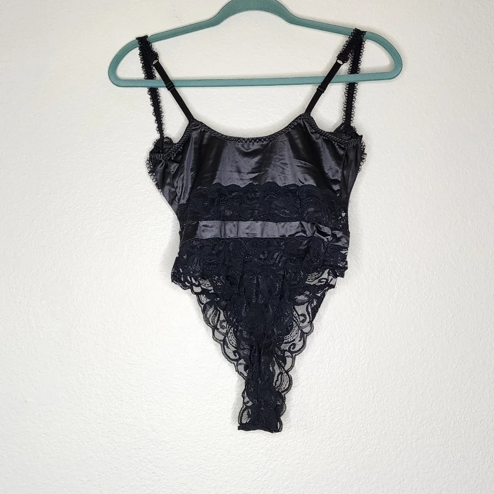 Vintage Victoria's Secret Gold Label Black Lace Bustier Bodysuit 34B